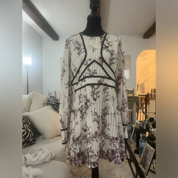 Karen Millen Dresses & Skirts - Karen Millen floral studded dress